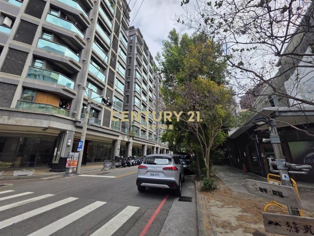 西區草悟道@震後2房+休旅車位