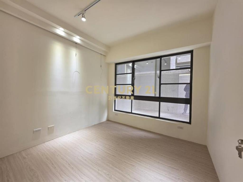 西區草悟道@震後2房+休旅車位