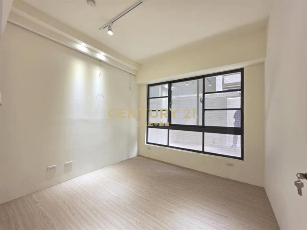 西區草悟道@震後2房+休旅車位