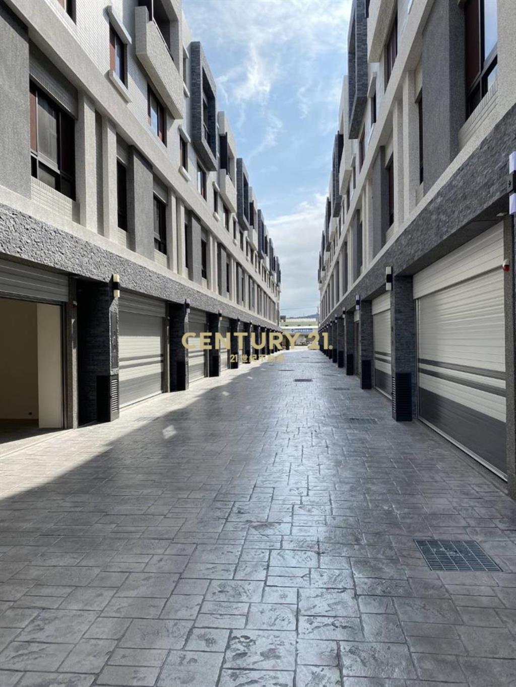 專任梧棲輕屋齡雙車別墅