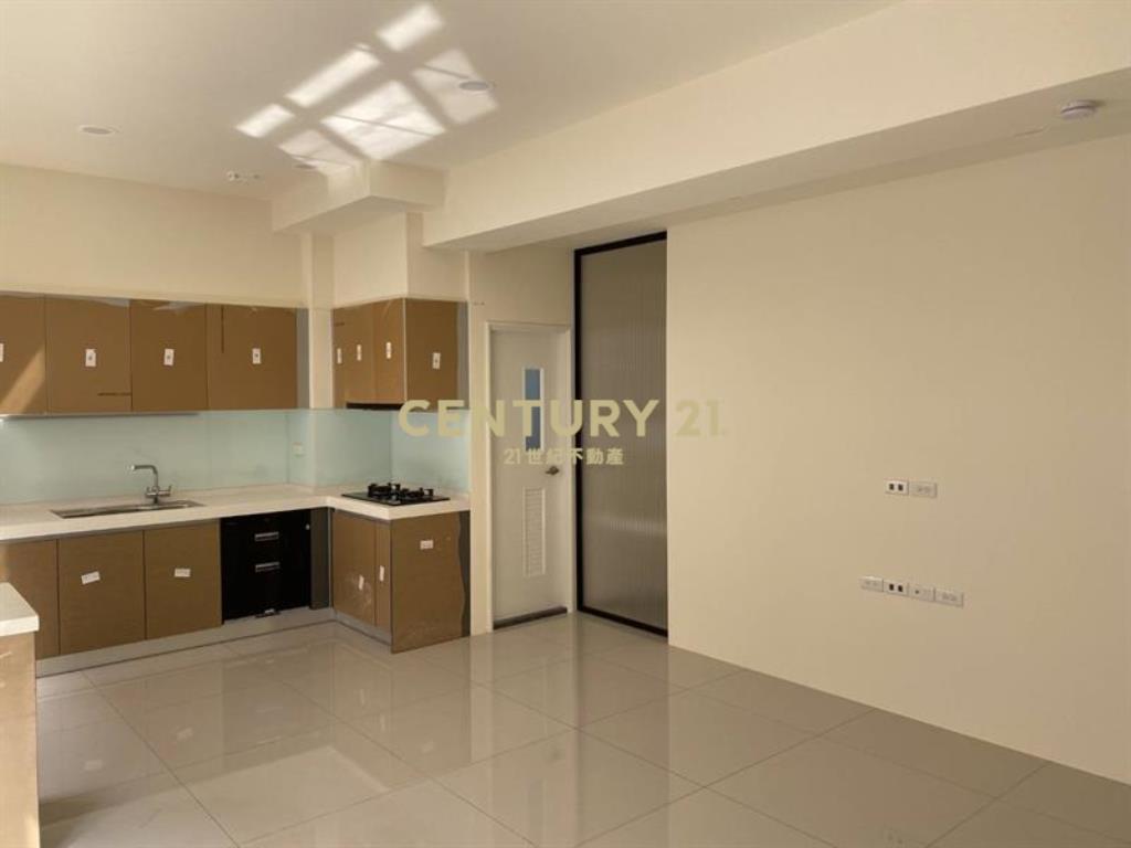 專任梧棲輕屋齡雙車別墅