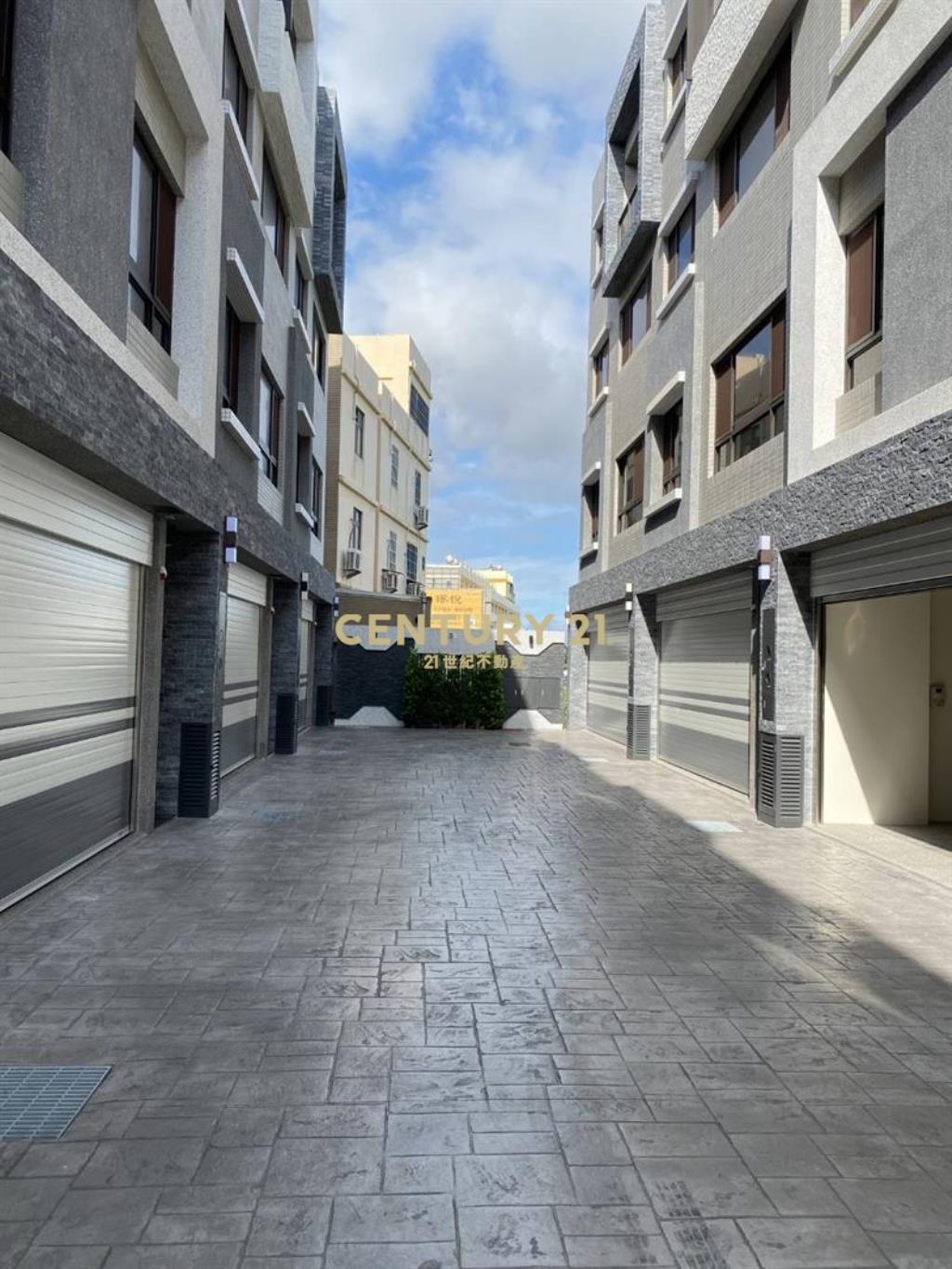 專任梧棲輕屋齡雙車別墅