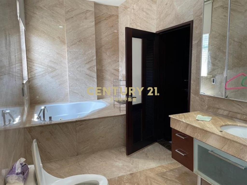 人文住宅區電梯別墅面園道可停三車