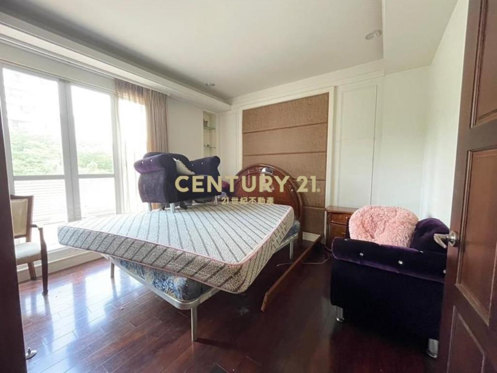 人文住宅區電梯別墅面園道可停三車