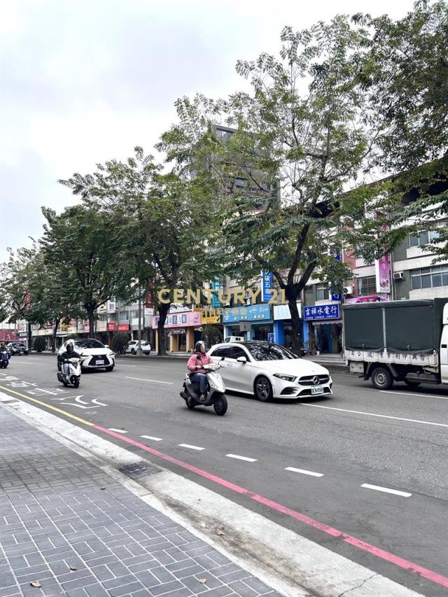 七期旁正五權西路透店