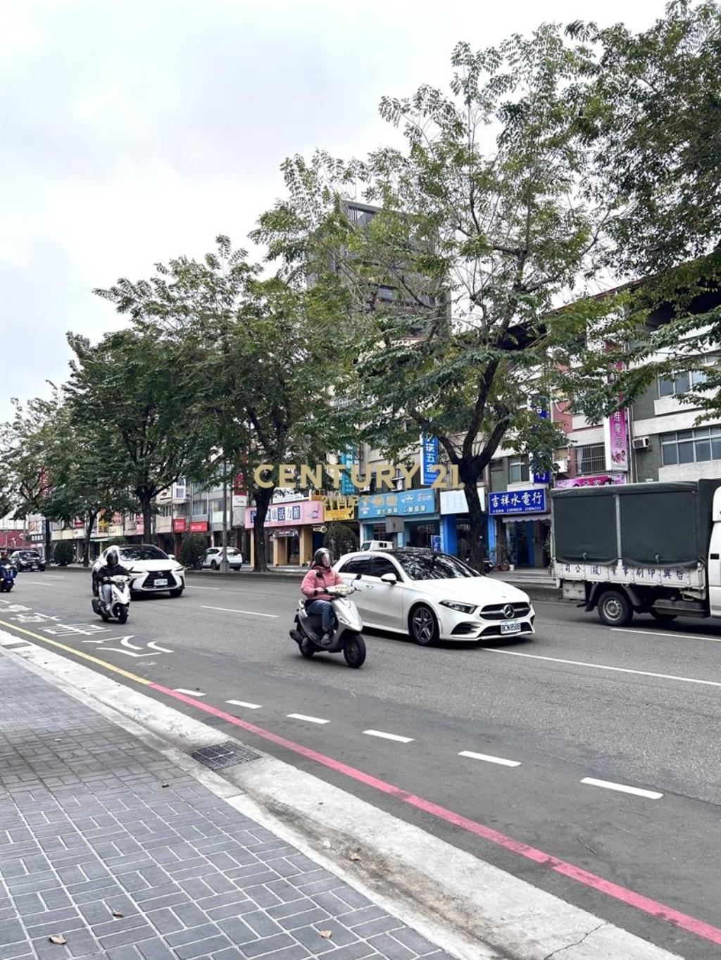 七期旁正五權西路透店