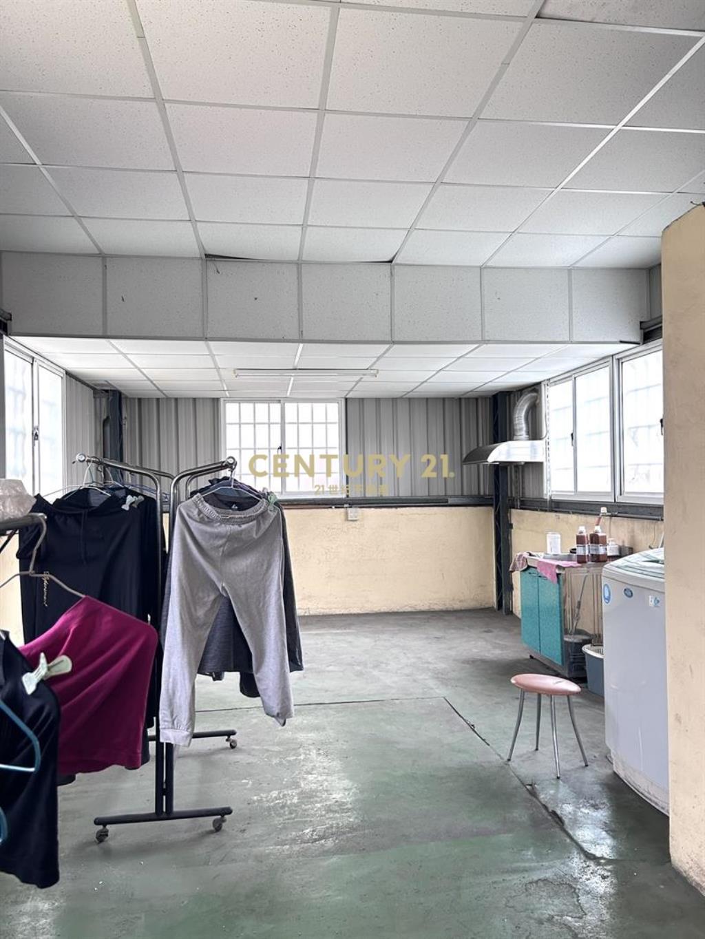 七期旁正五權西路透店