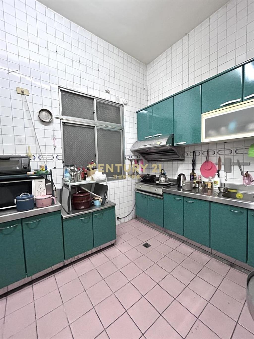 七期旁正五權西路透店