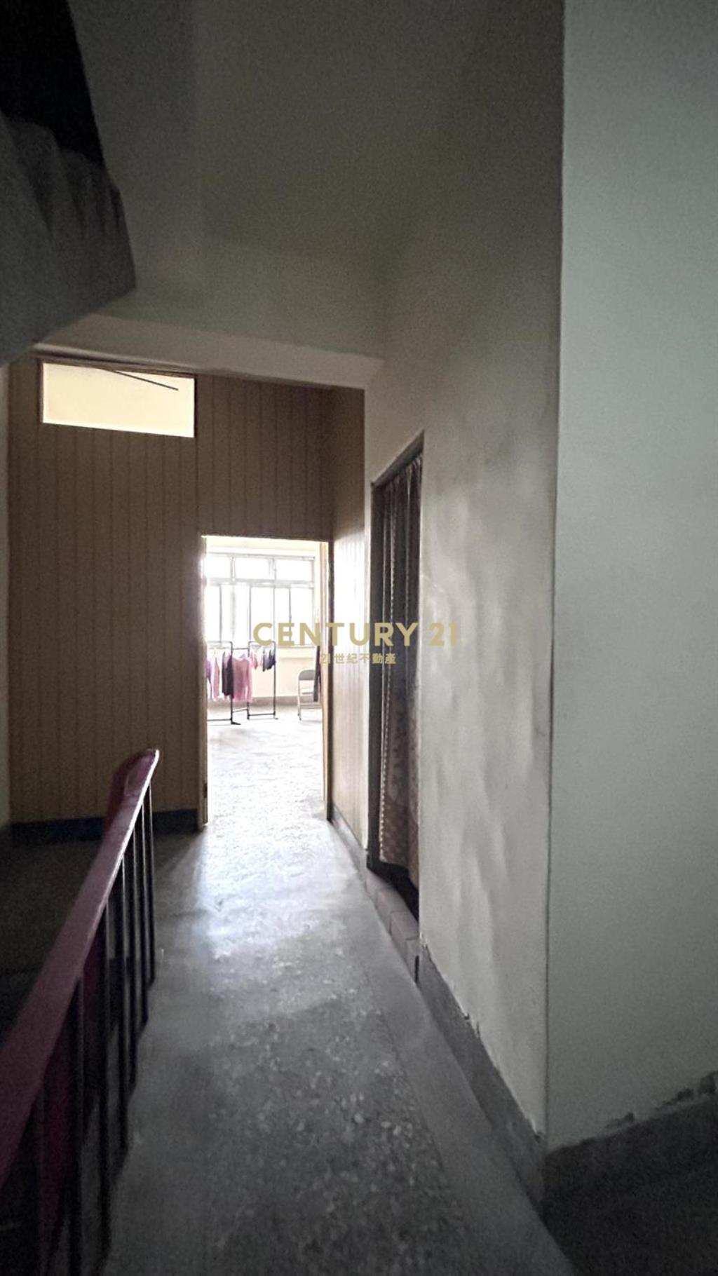 七期旁正五權西路透店