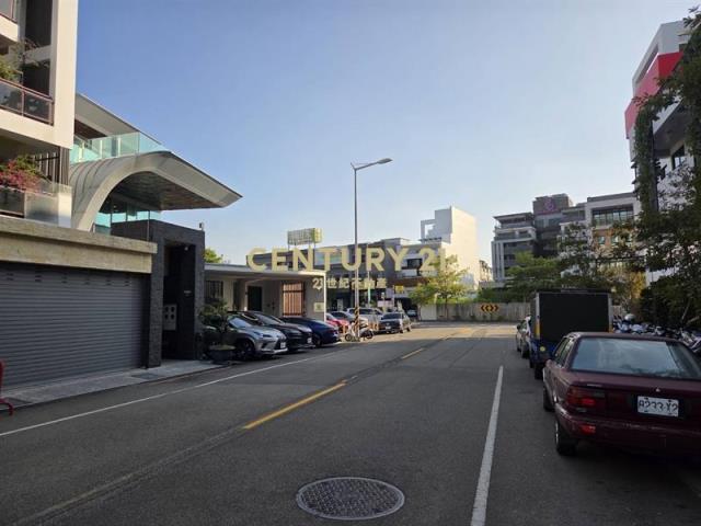 單元三豪闊大面寬建地