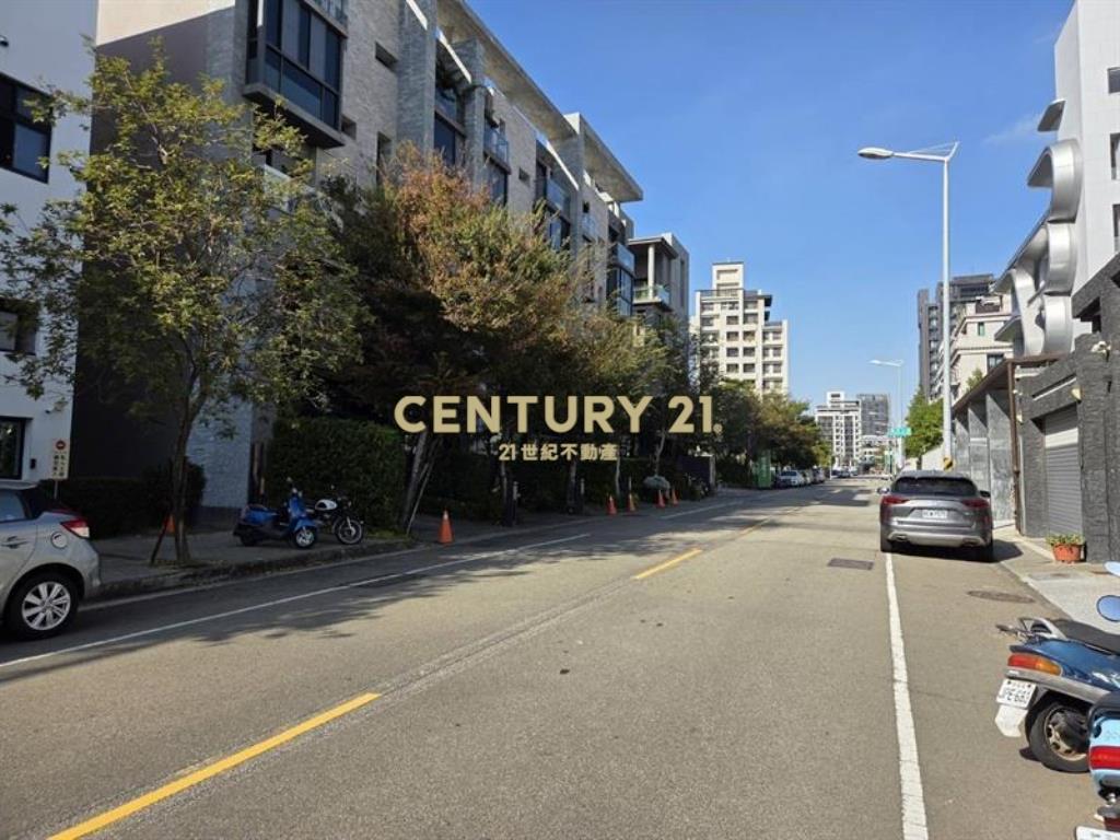 單元三豪闊大面寬建地