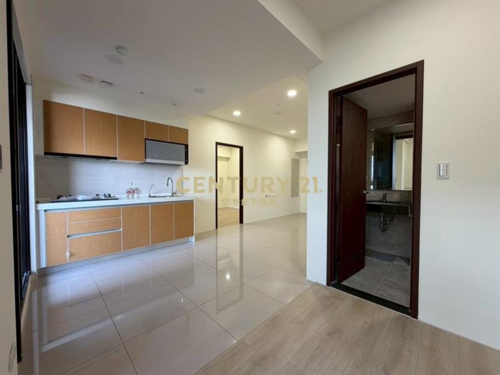 富宇世界花園全新兩房兩衛平車