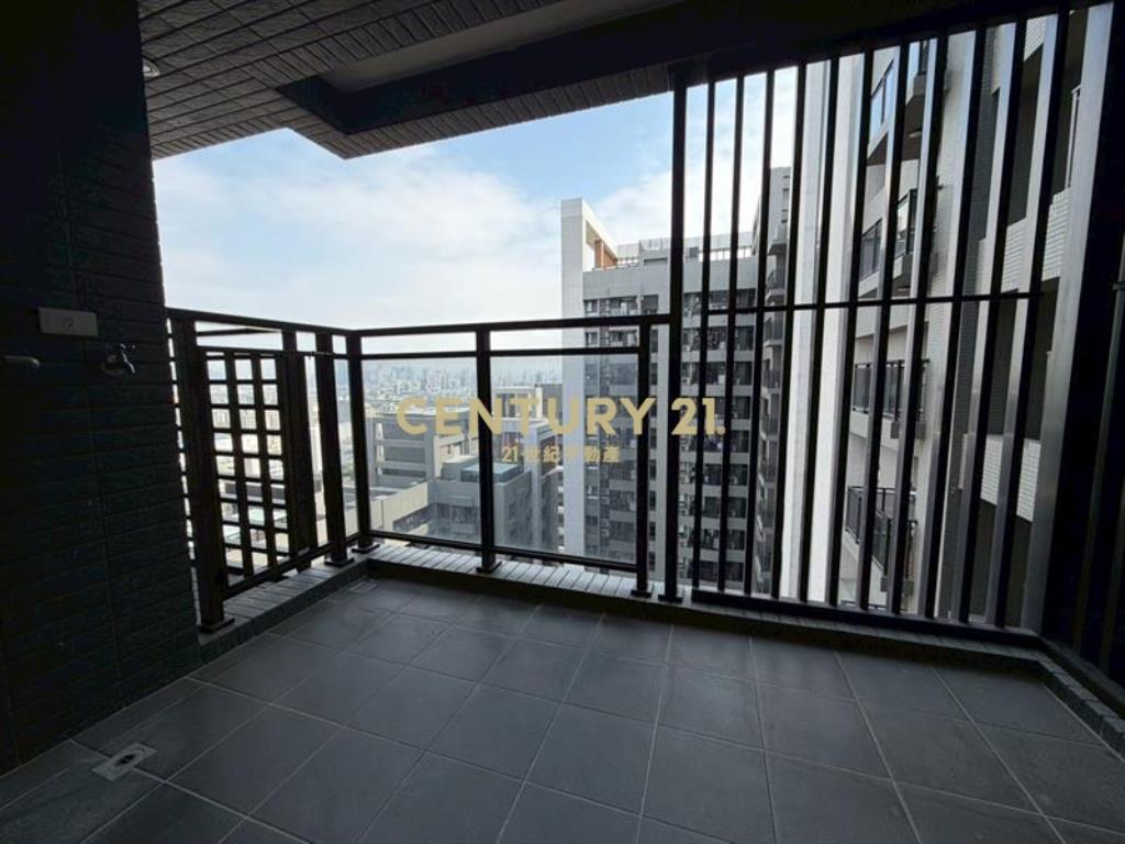 富宇世界花園全新兩房兩衛平車