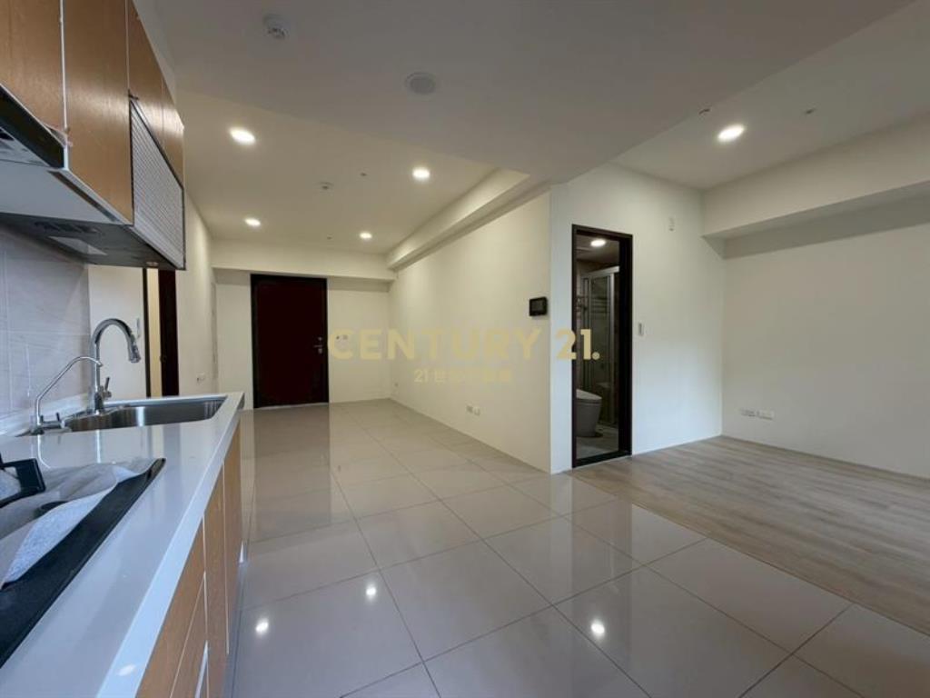 富宇世界花園全新兩房兩衛平車