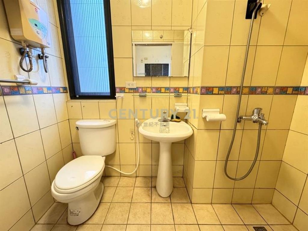 邊間.雙採光衛浴開窗大套房