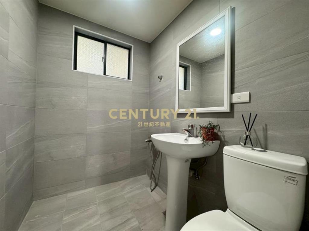 太平全新整理可停車4房透天