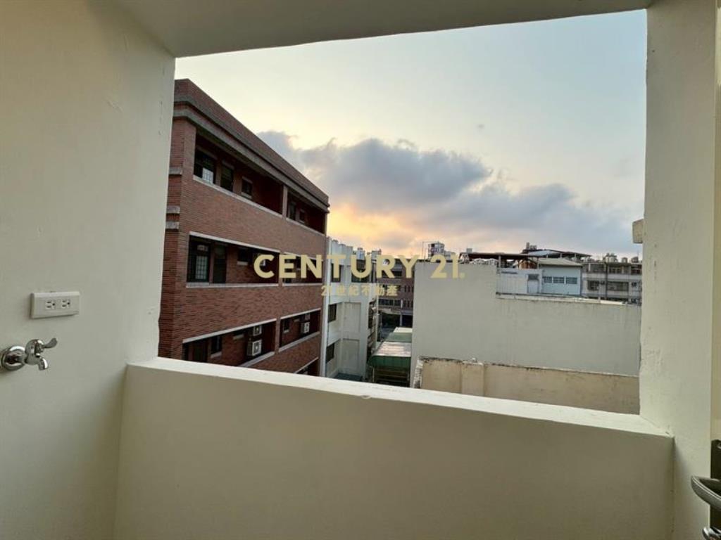 東海大學全新整理電梯三房