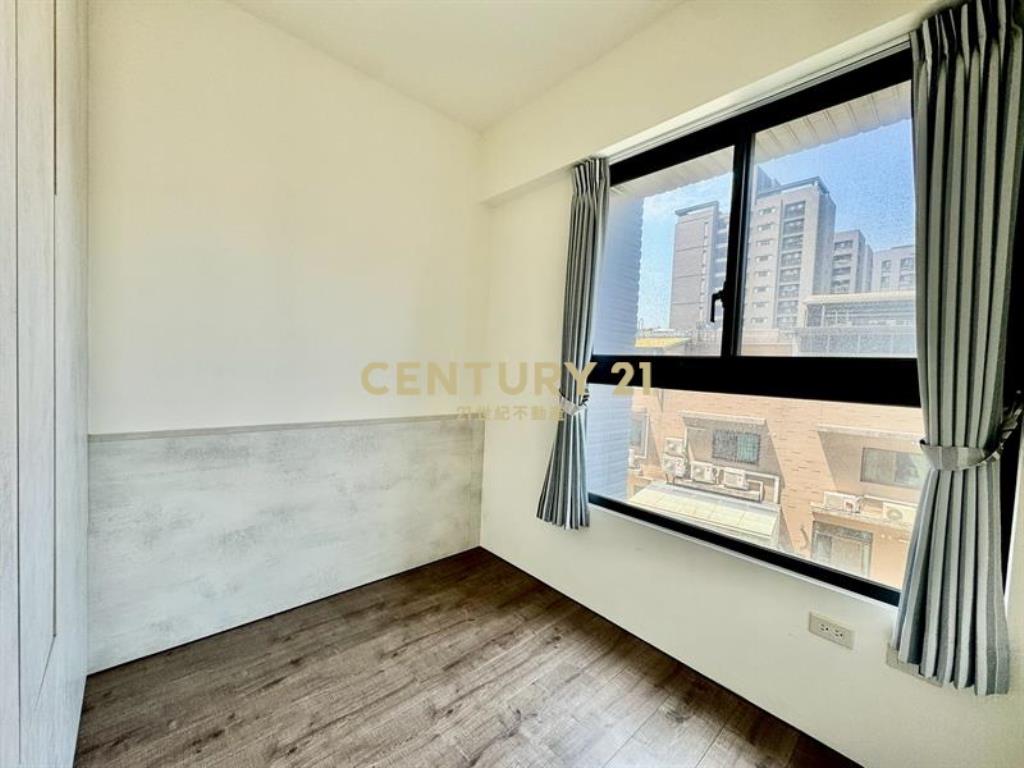 八月小確幸@雙衛浴開窗三房車位