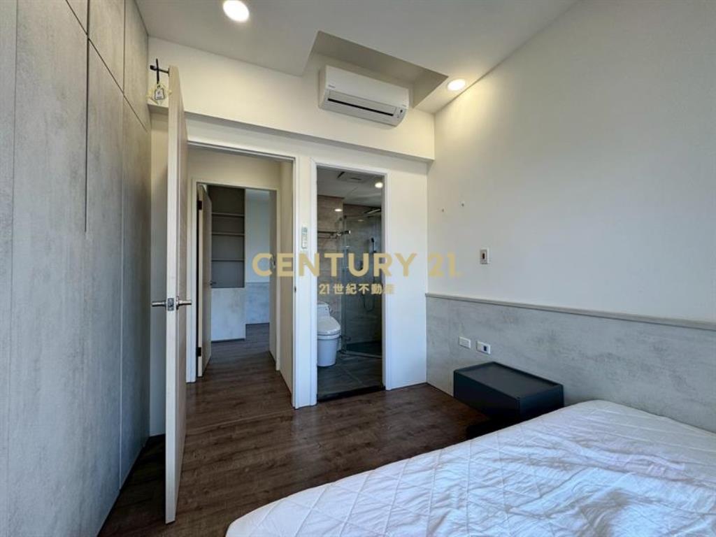 八月小確幸@雙衛浴開窗三房車位