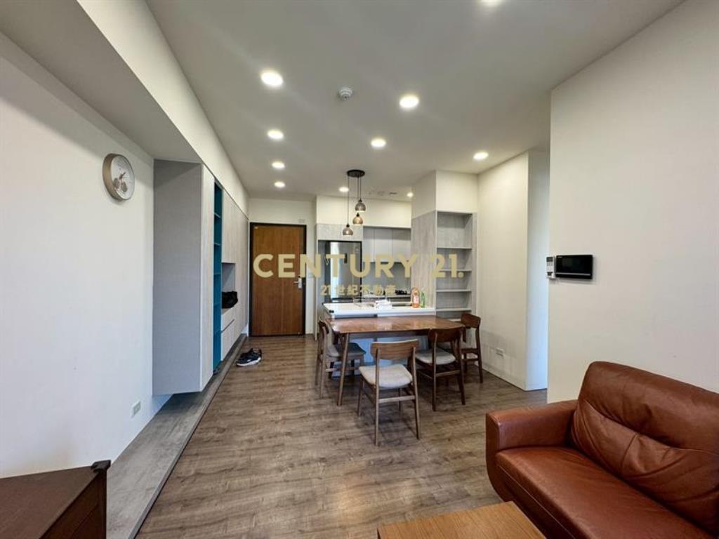 八月小確幸@雙衛浴開窗三房車位