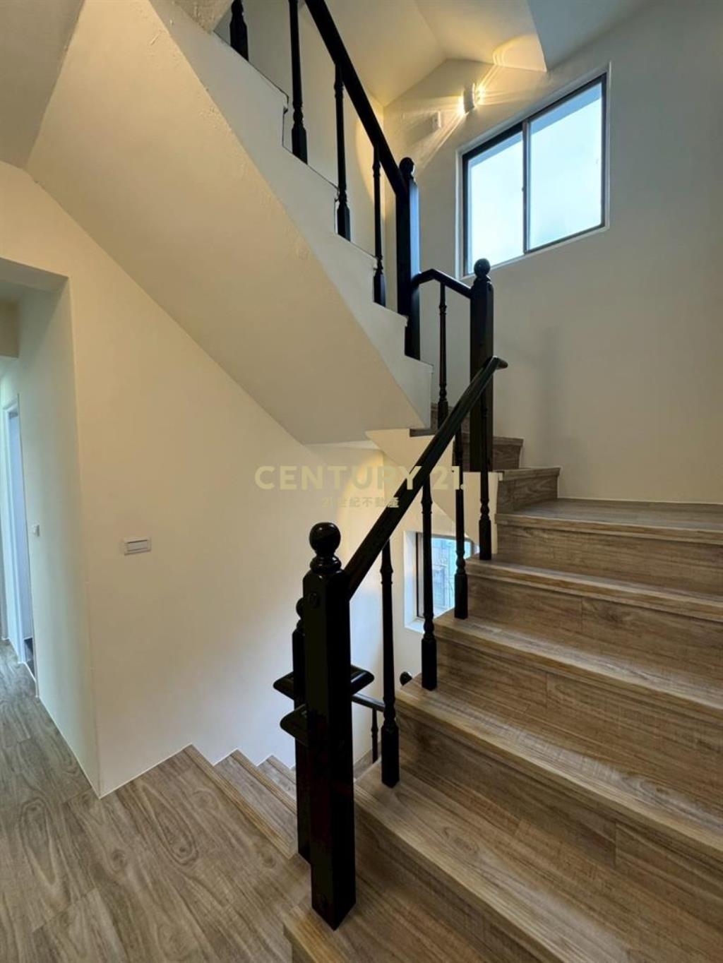 東海大學@ 複層別墅四房平車