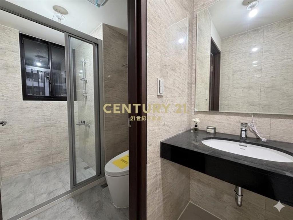 富宇世界花園二樓露臺戶