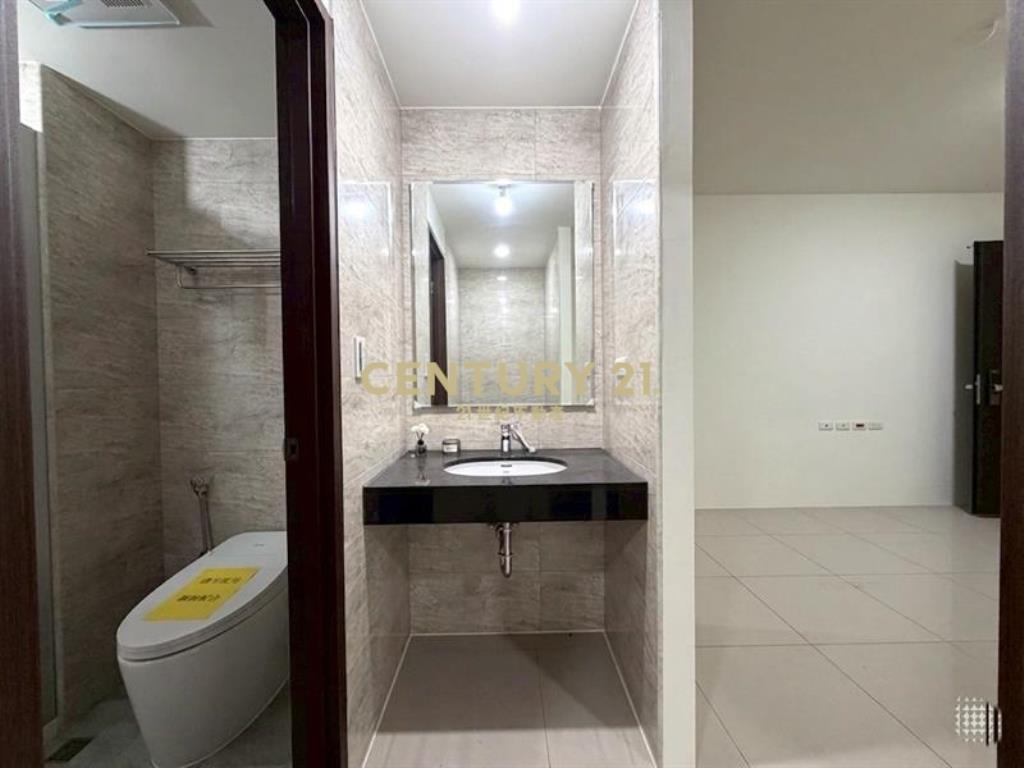 富宇世界花園二樓露臺戶