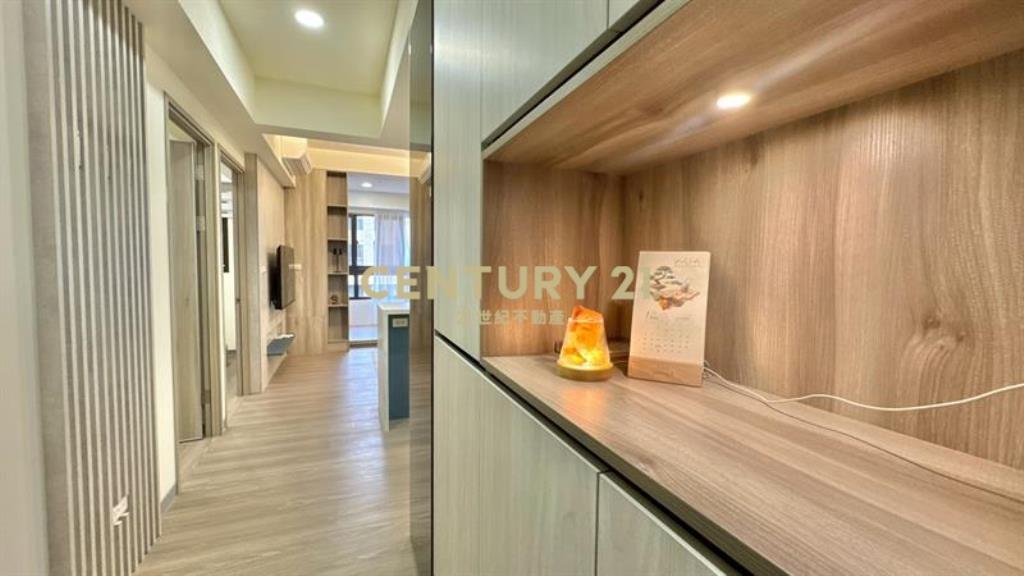 秀泰旁@台中新站2房平車