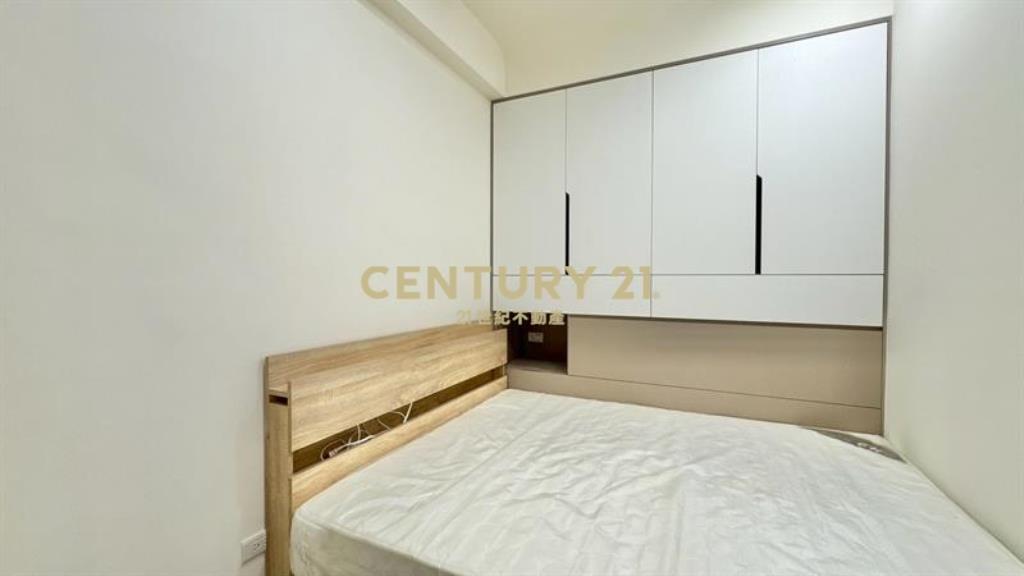 秀泰旁@台中新站2房平車