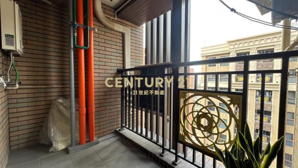 秀泰旁@台中新站2房平車