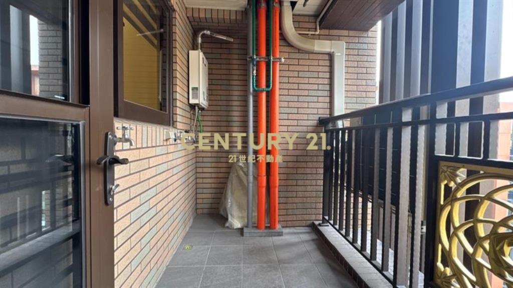 秀泰旁@台中新站2房平車