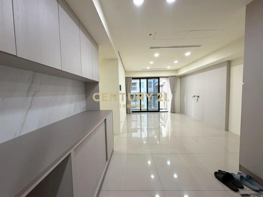 總太拾光次頂樓兩房平車