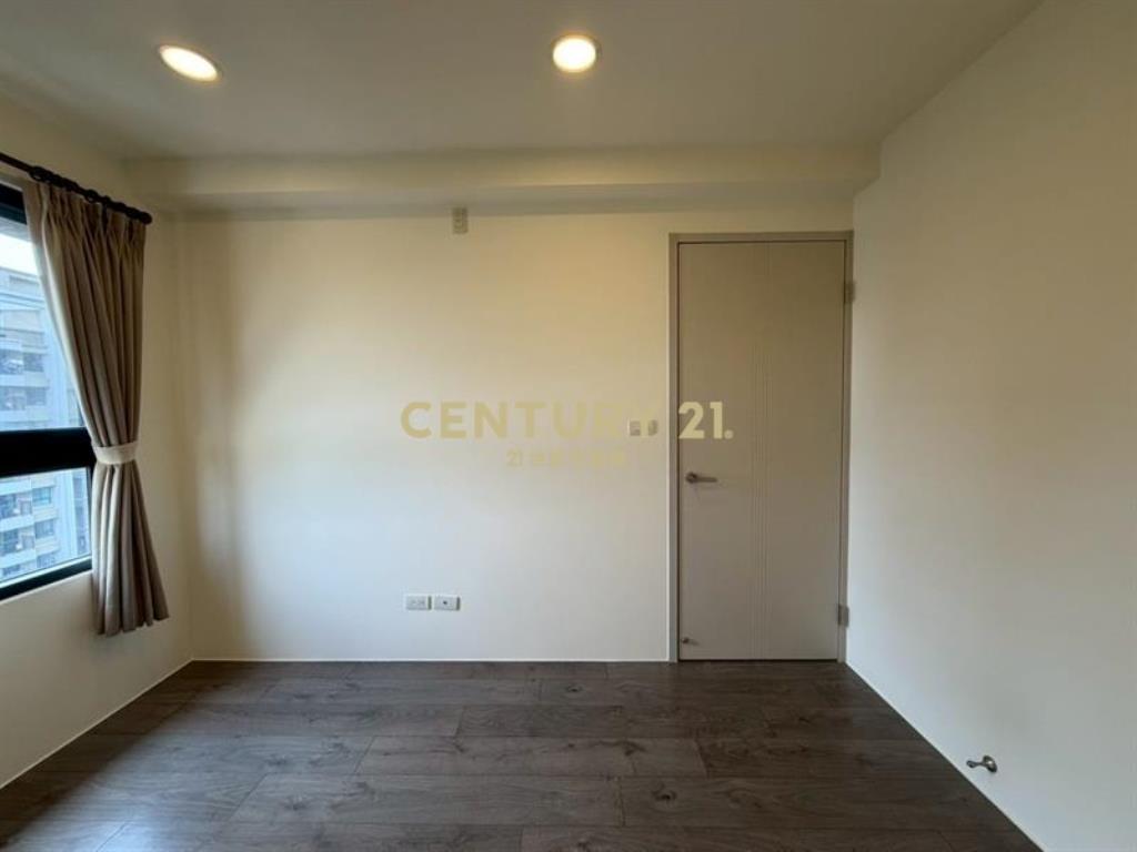 總太拾光次頂樓兩房平車