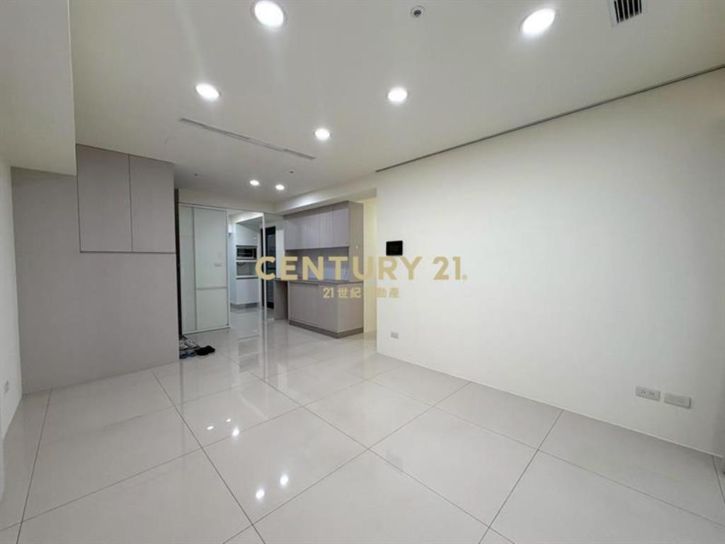 總太拾光次頂樓兩房平車