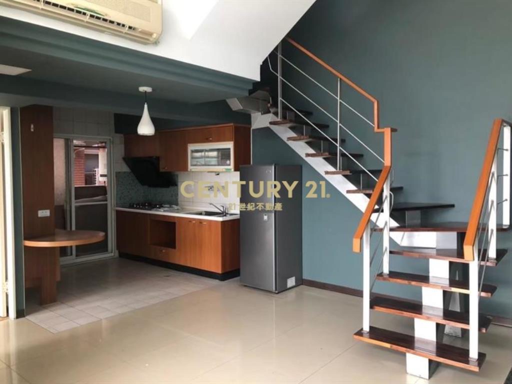 文心威秀@捷運@大三房+休旅車