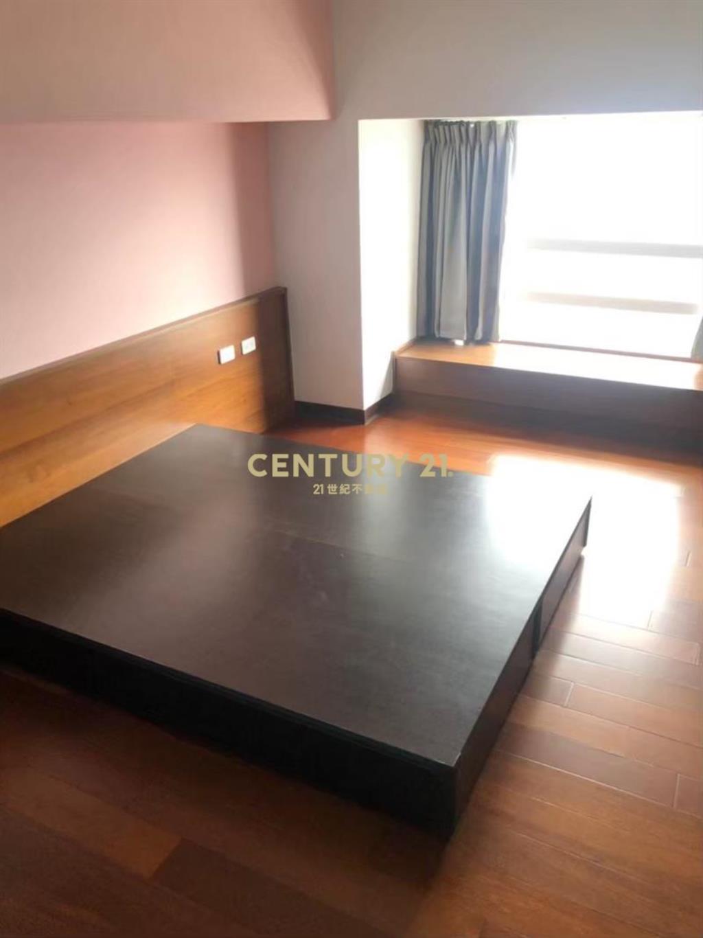 文心威秀@捷運@大三房+休旅車