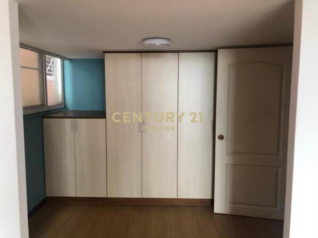 文心威秀@捷運@大三房+休旅車