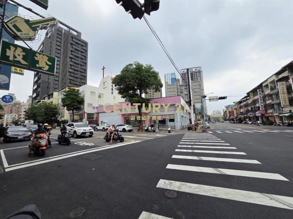 八期捷運南屯路鑽石店面