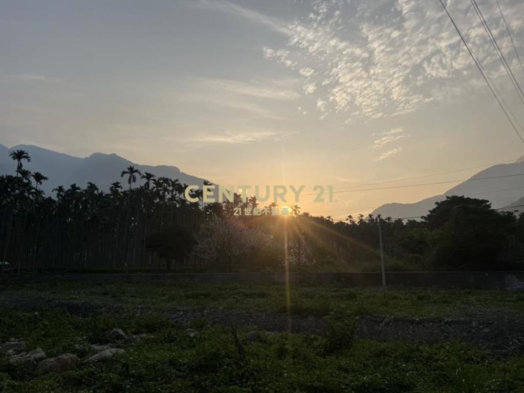 水里依山傍水有水有電農地