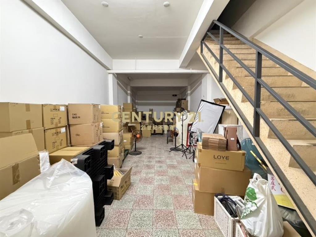 向心商圈質感裝潢臨路透店