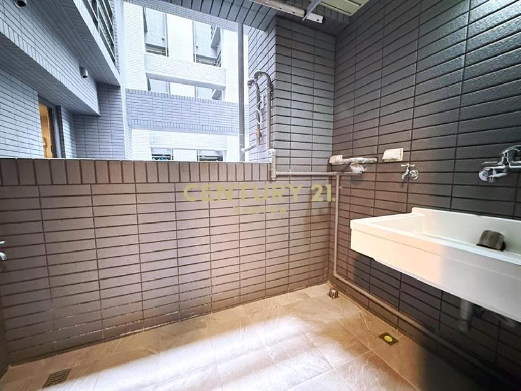 登陽大地悅章・全新高樓三房平車