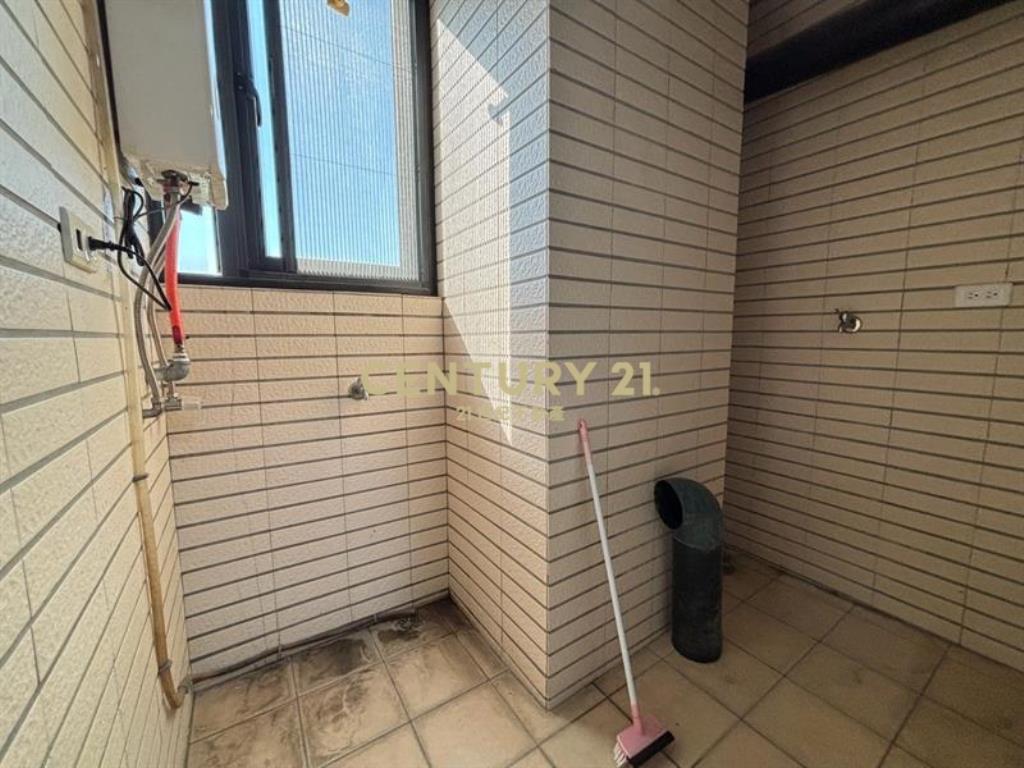 員林輕屋齡兩房