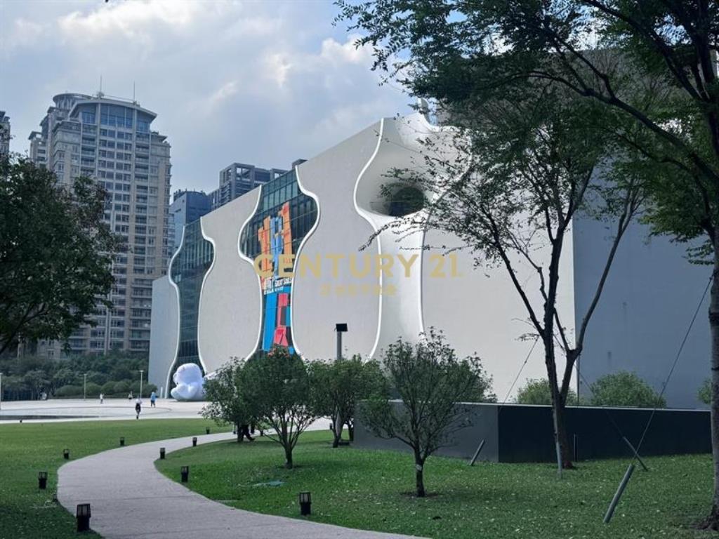 歌劇院旁 | 泉宇雲鼎我最便宜