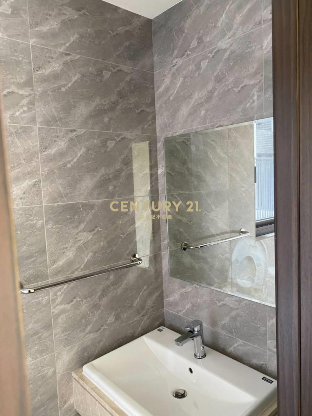 沙鹿華廈2樓露台戶