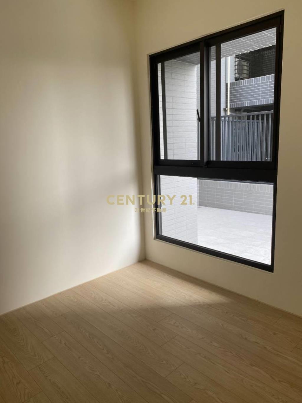 沙鹿華廈2樓露台戶