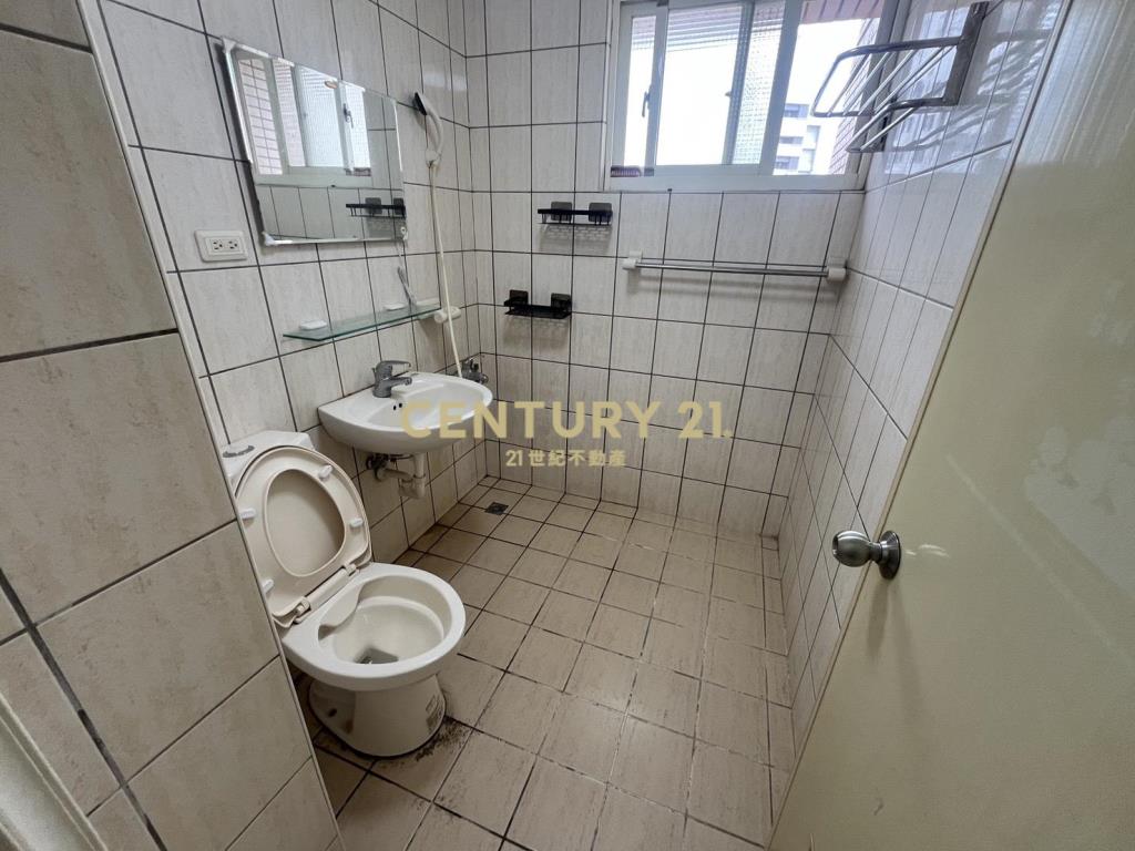 沙鹿新光田特區大樓三房+車位