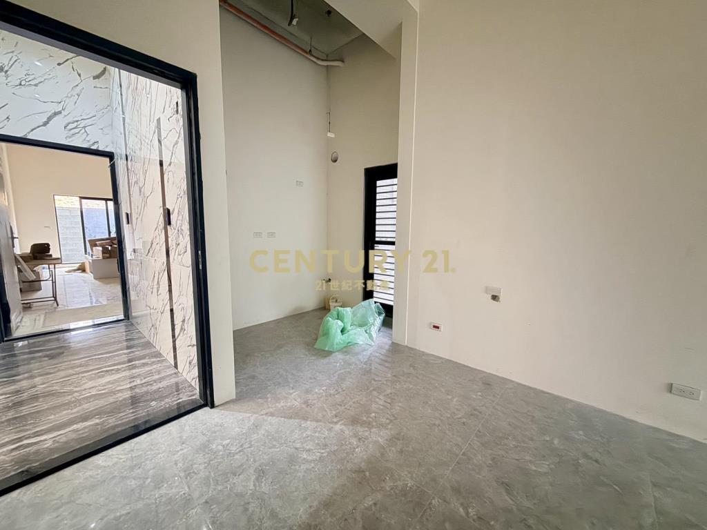 家樂福商圈大後院3房平車