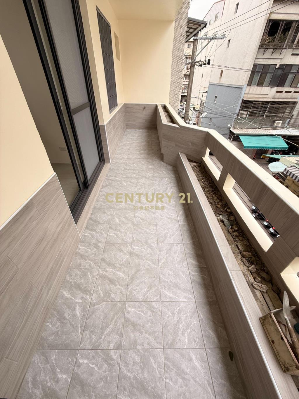 東峰公園雙陽台健身美寓