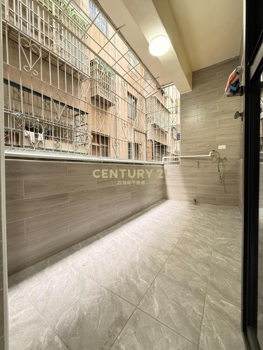 東峰公園雙陽台健身美寓