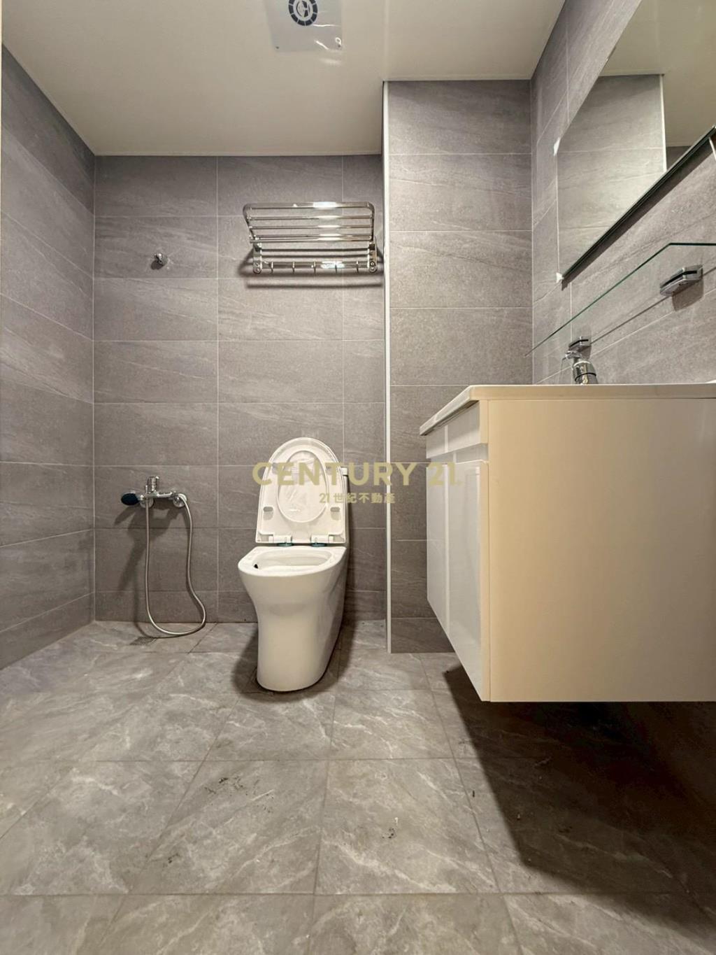 東峰公園雙陽台健身美寓